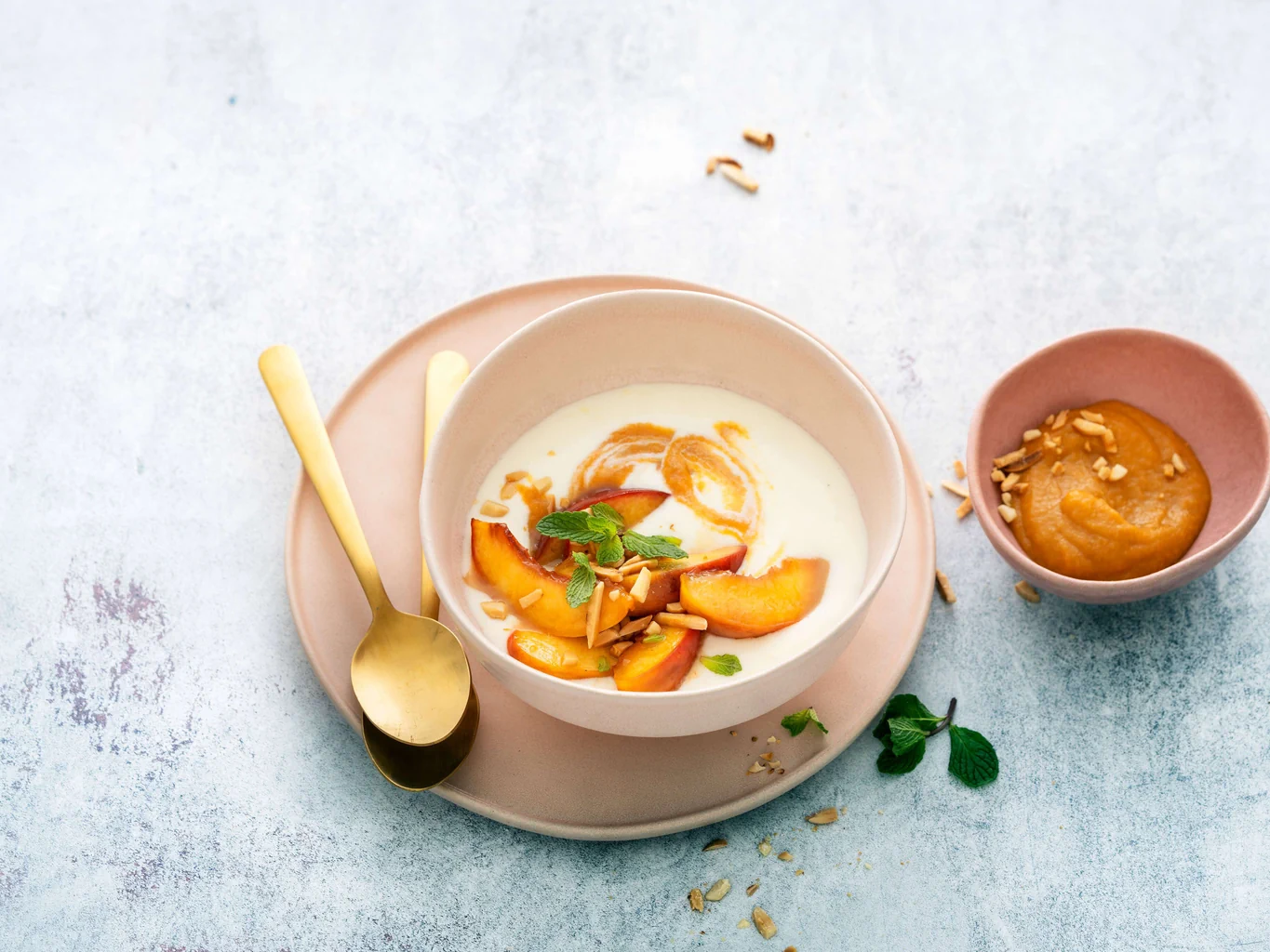 Nettarine caramellate con quark al limone