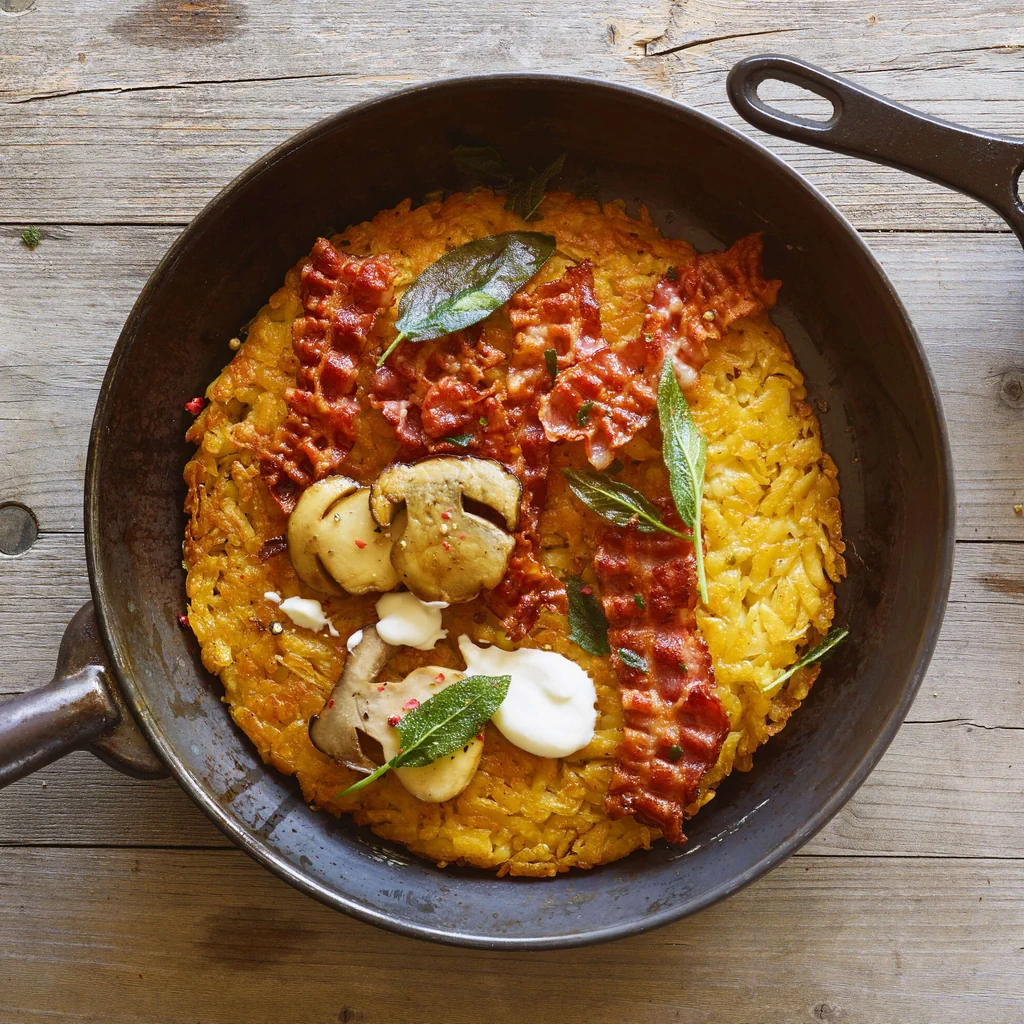 Rösti con pancetta e porcini alla salvia