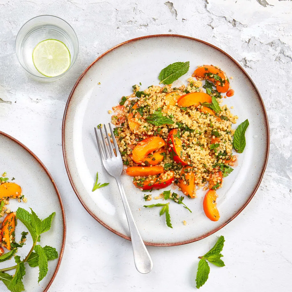 Aprikosen-Kräuter-Salat mit Bulgur