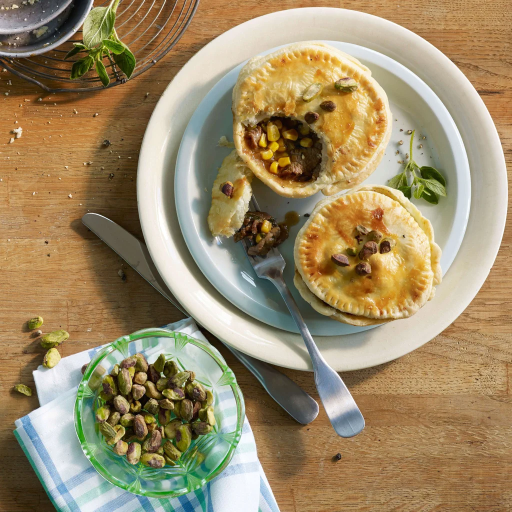 Tortini di carne con mais e pistacchi