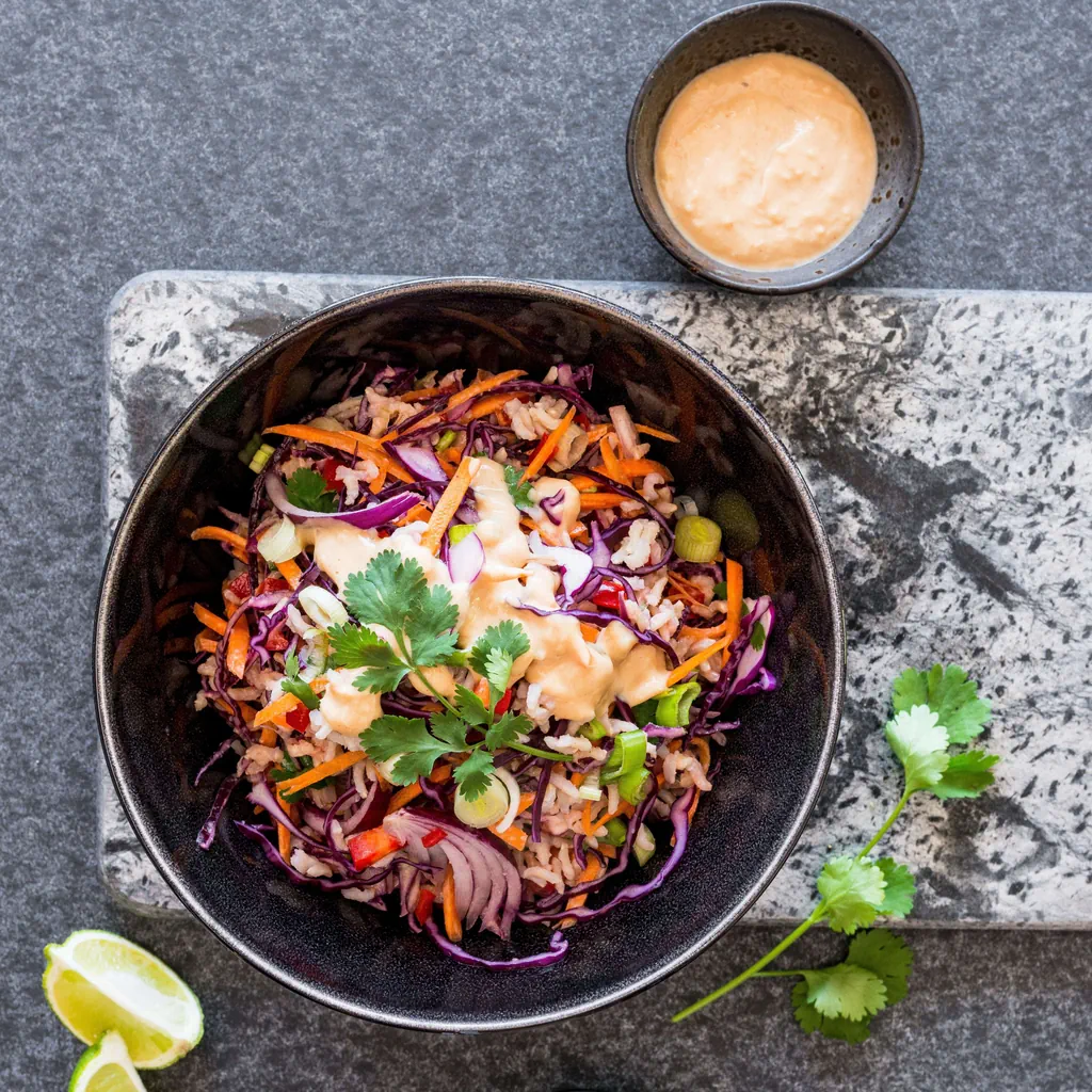 Insalata di riso thailandese