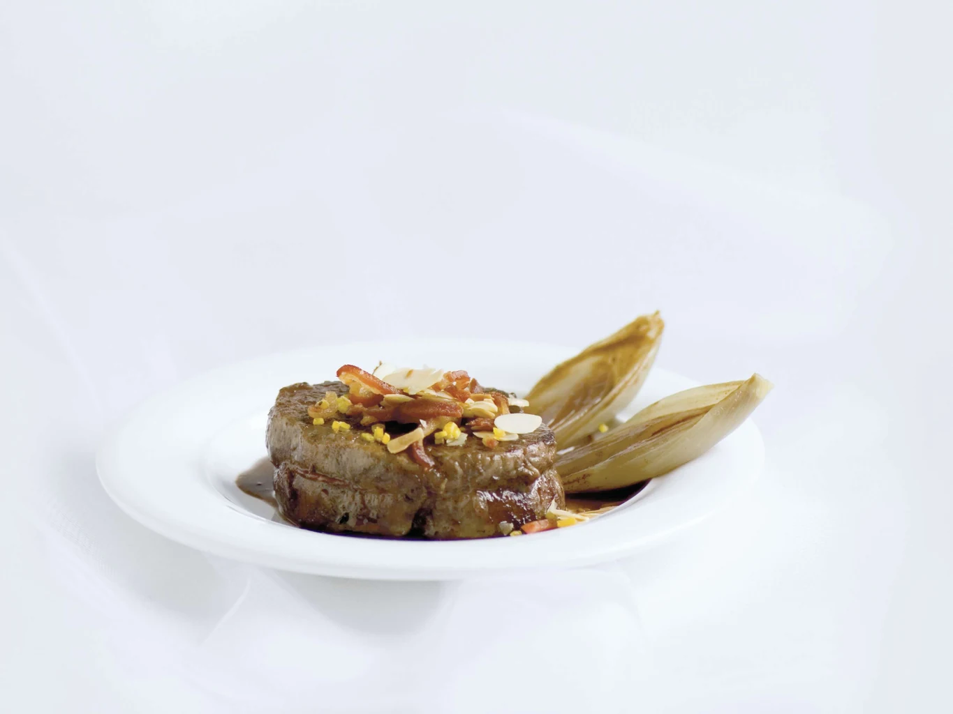 Médaillons de filet de bœuf et sauce au chocolat et au xérès