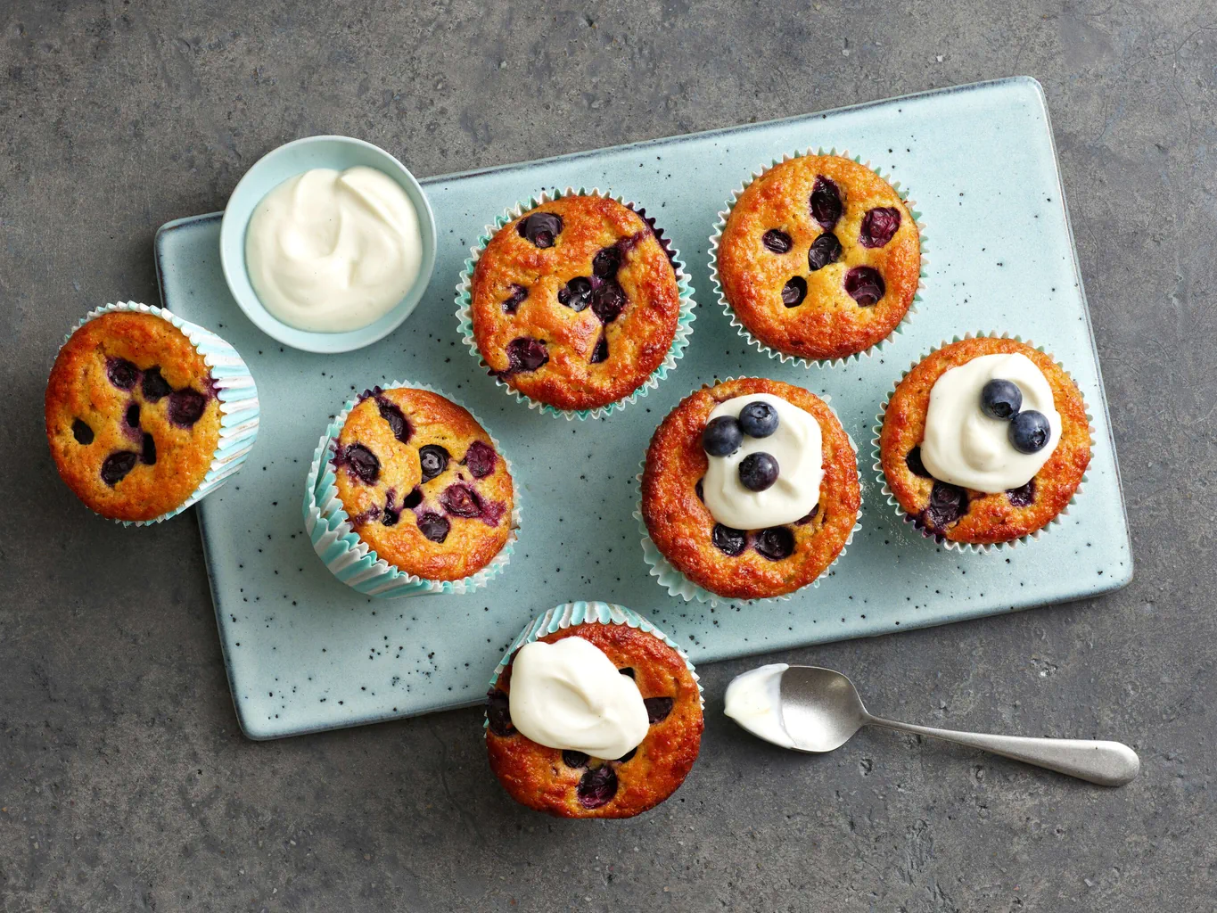 High-Protein-Mandel-Heidelbeer-Muffins mit Topping