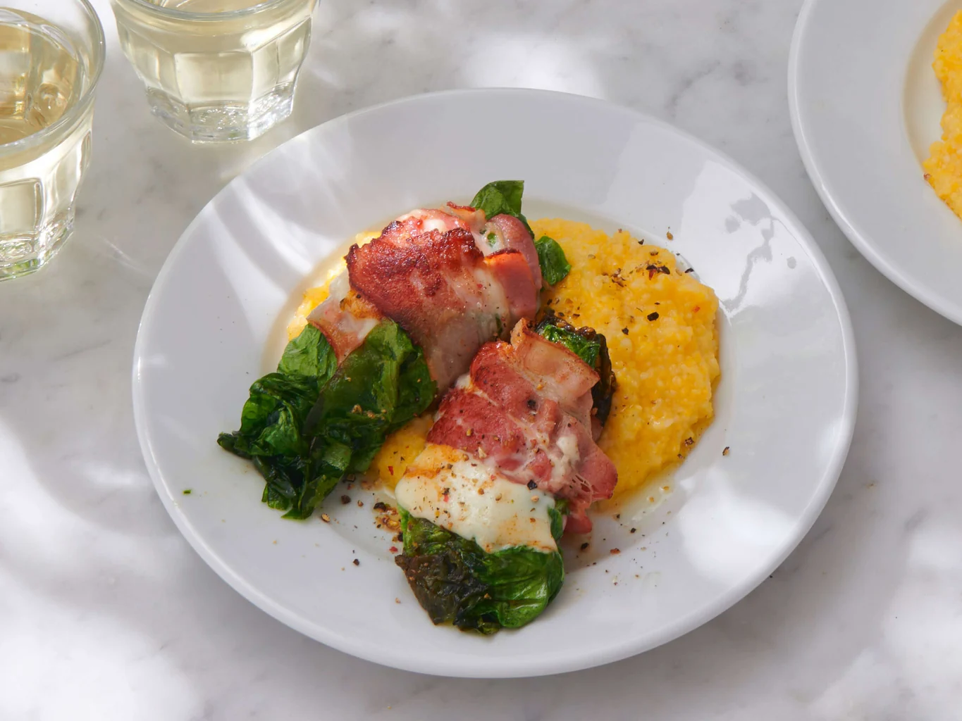 Lattich-Involtini mit Taleggio und Polenta