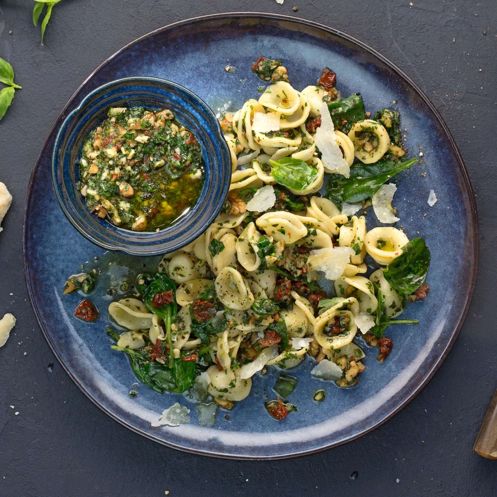 Orecchiette con pesto di noci
