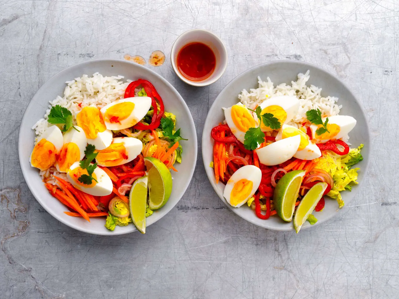 Asiatischer Eiersalat mit Reis