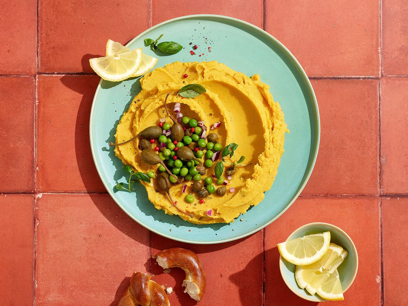 Fava mit Kapern und Zitrone