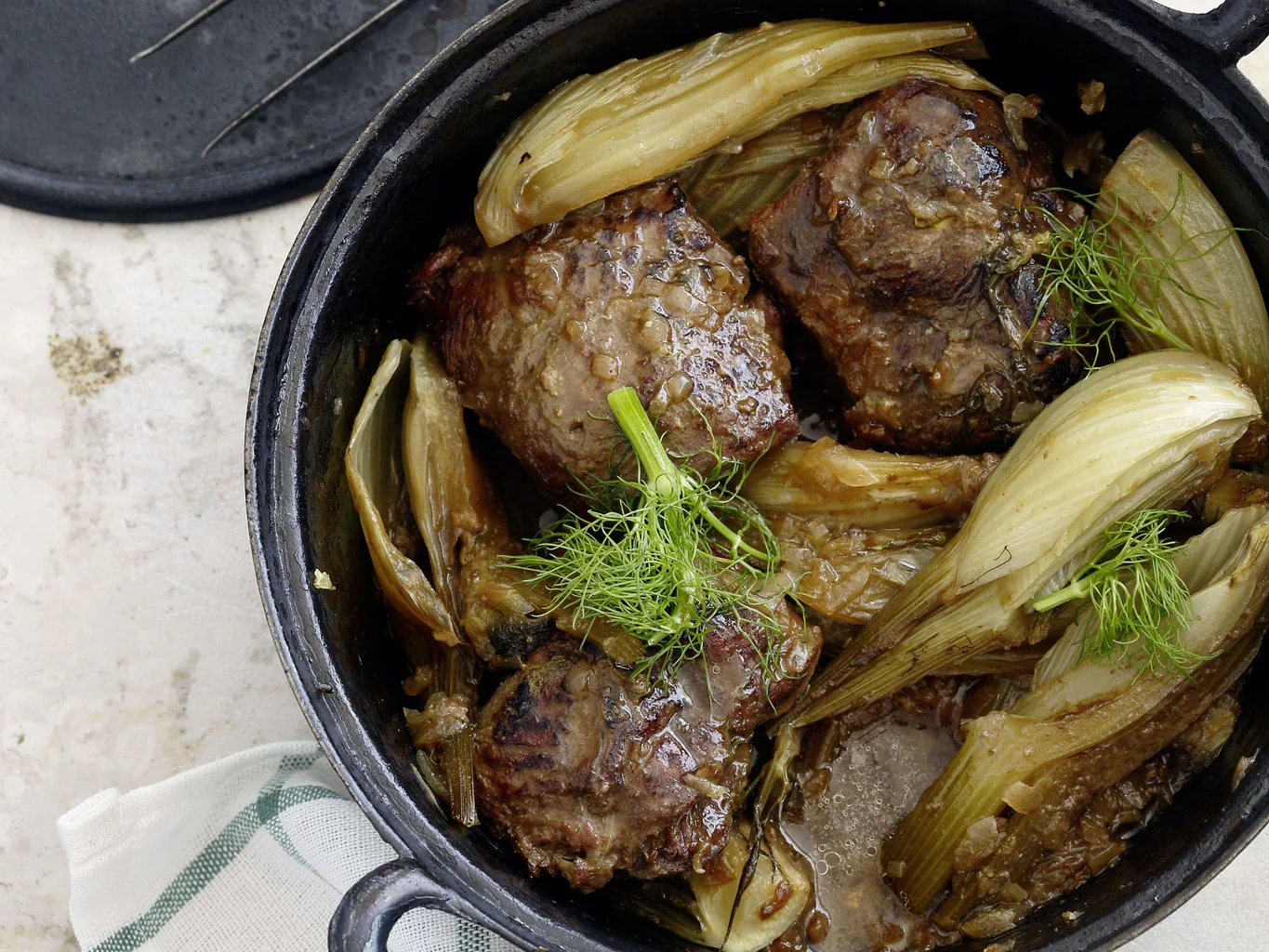 Agneau au miel avec fenouil braisé