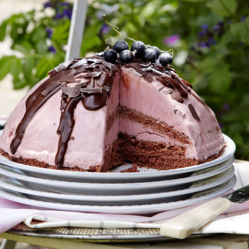 Cassis-Eisbombe