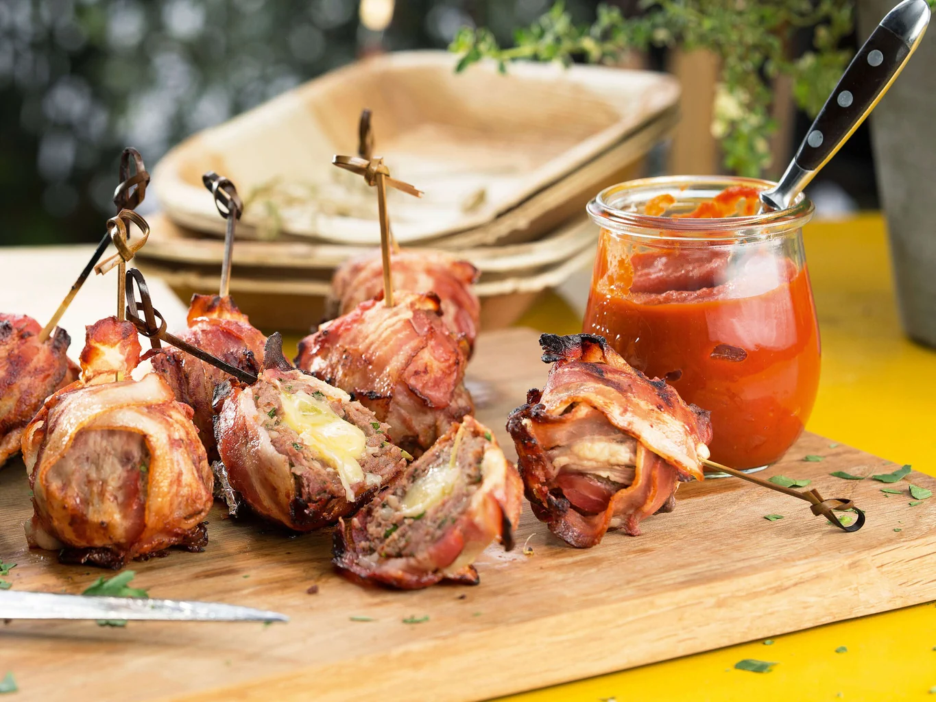 Mini-Bacon-Bombs mit Ketchup