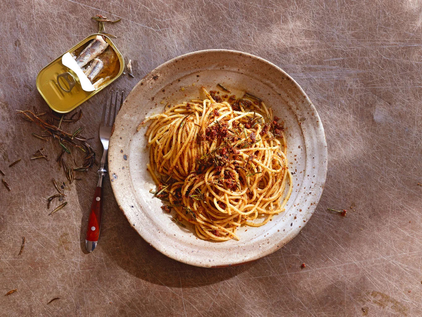 Spaghetti aux anchois et à la chapelure