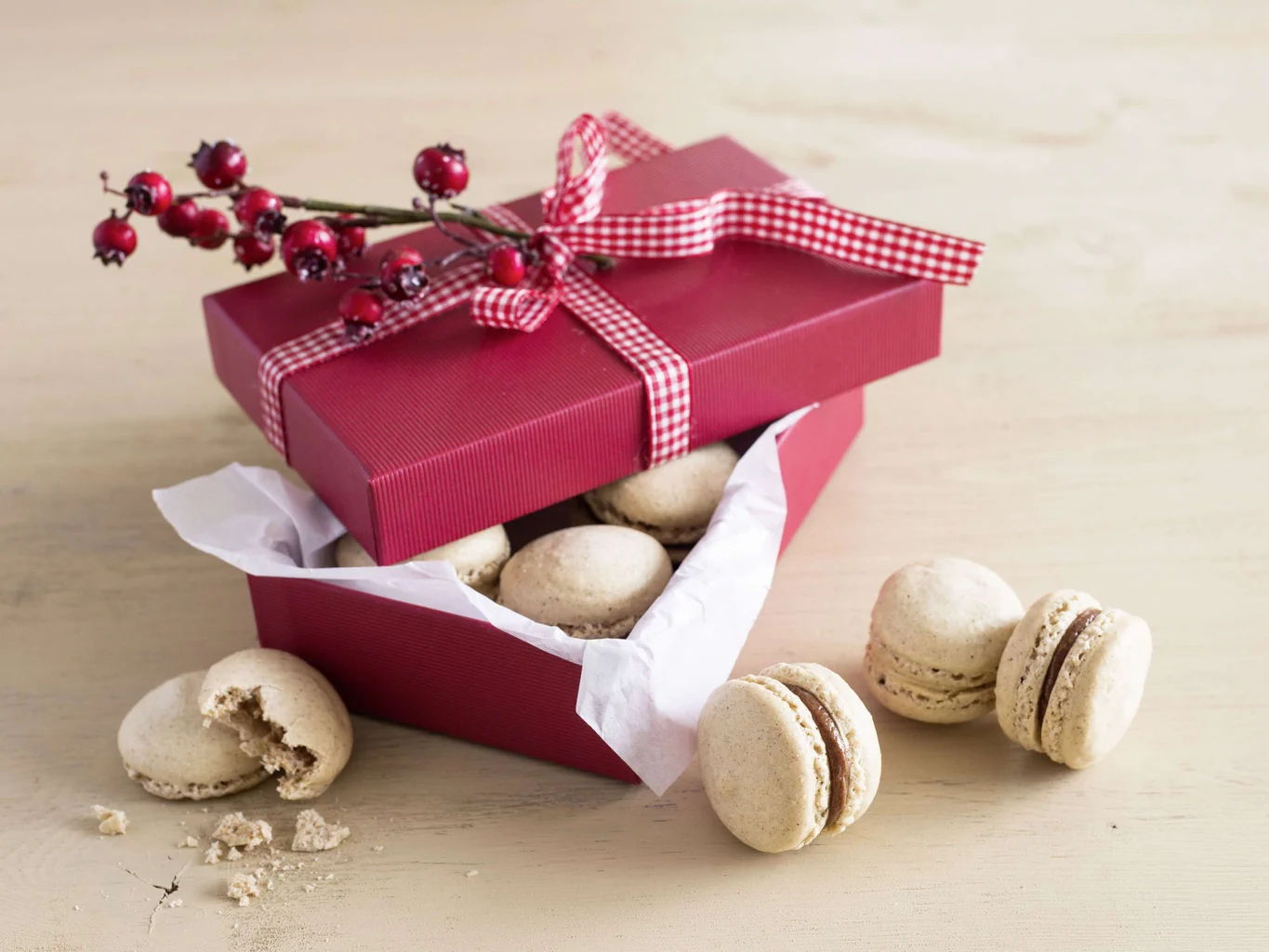 Macarons mit Orangen-Schokolade- und Vanillefüllung