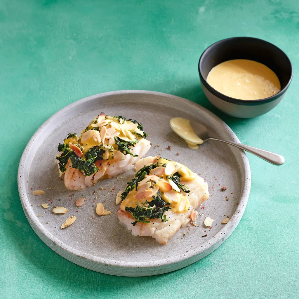 Merluzzo con spinaci e salsa olandese