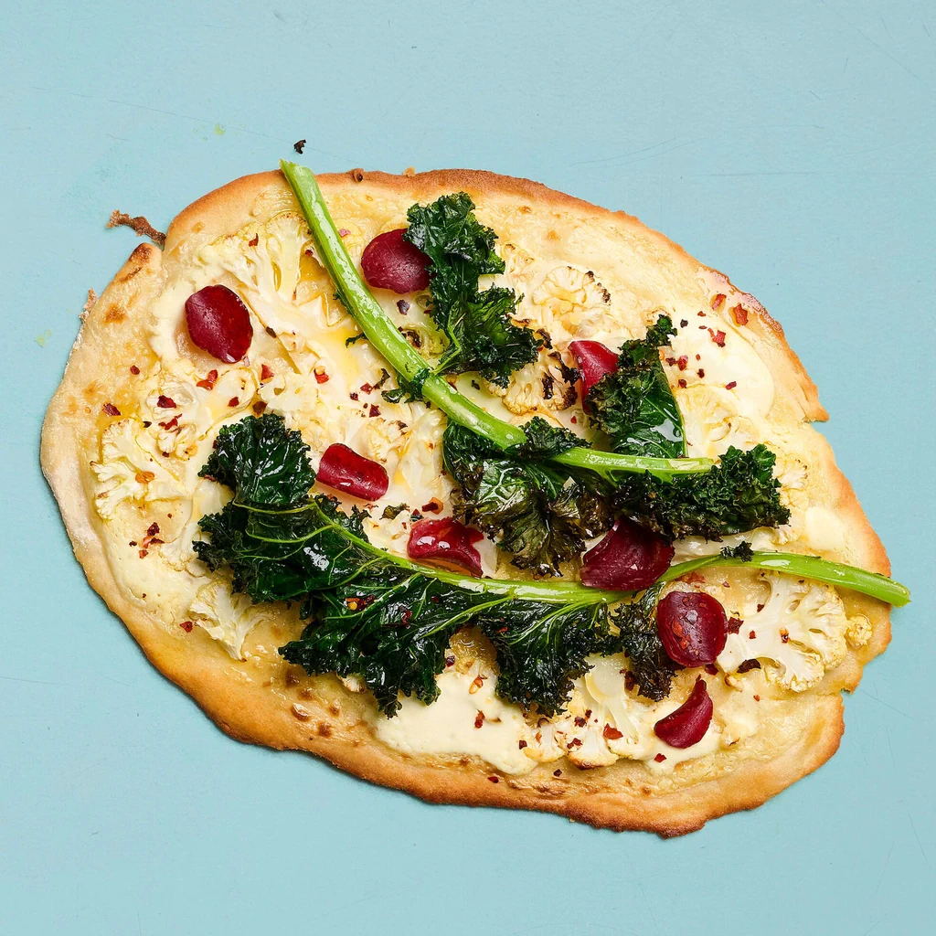 Glutenfreier Flammkuchen mit Chili-Kohl 