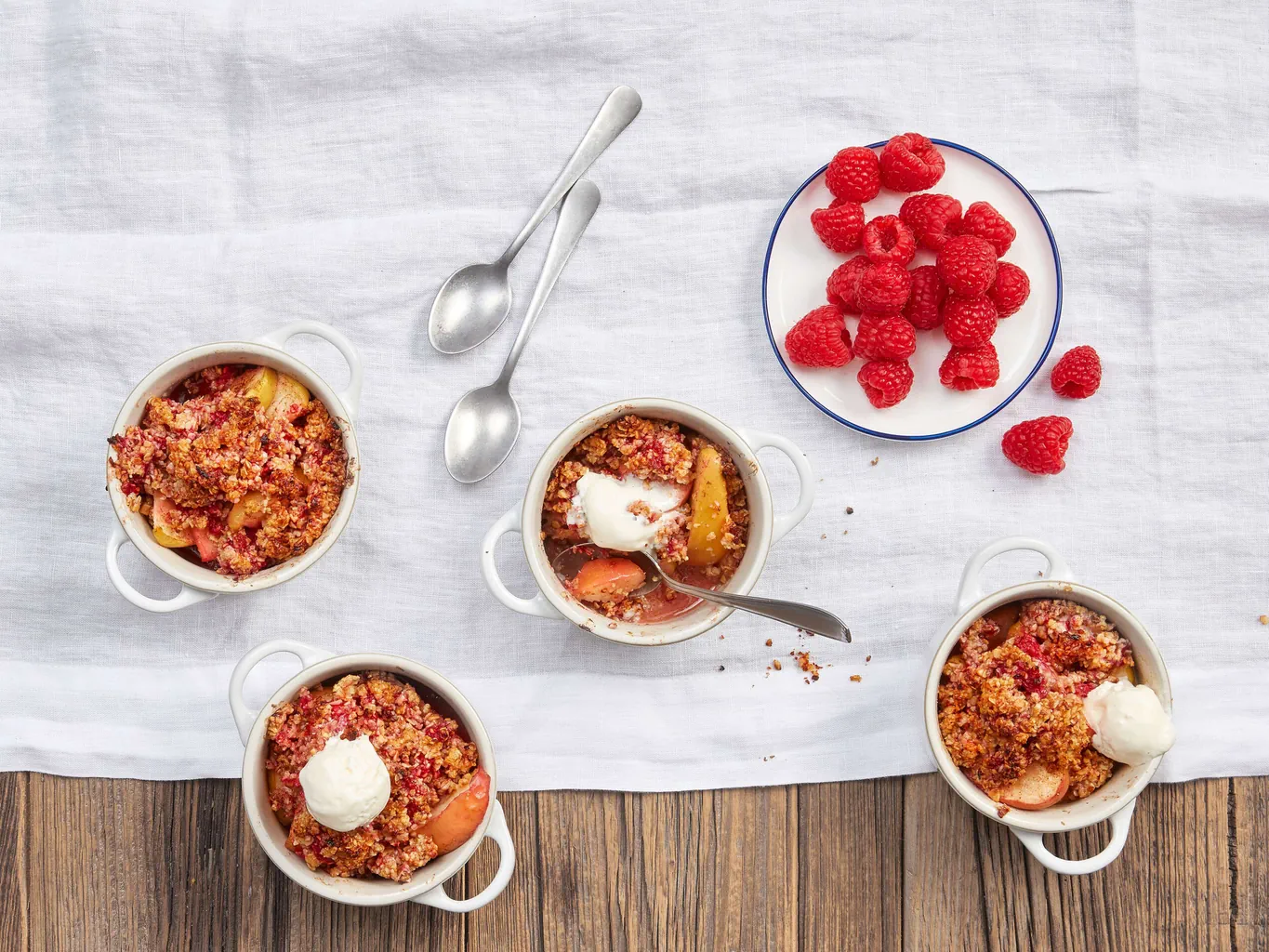 Crumble aux pommes et framboises