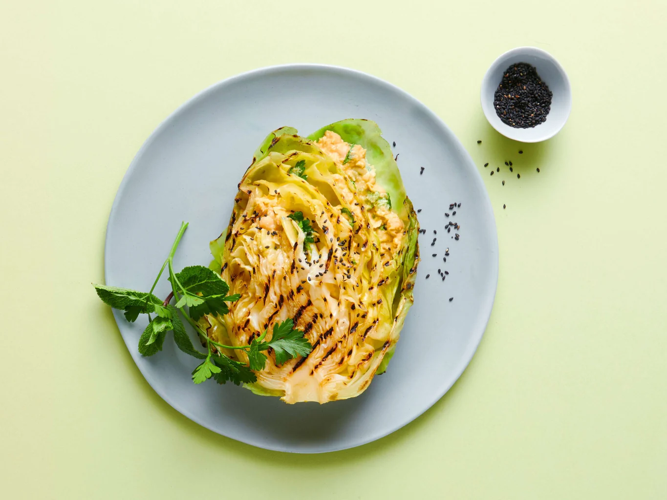 Gefüllter Spitzkohl vom Grill