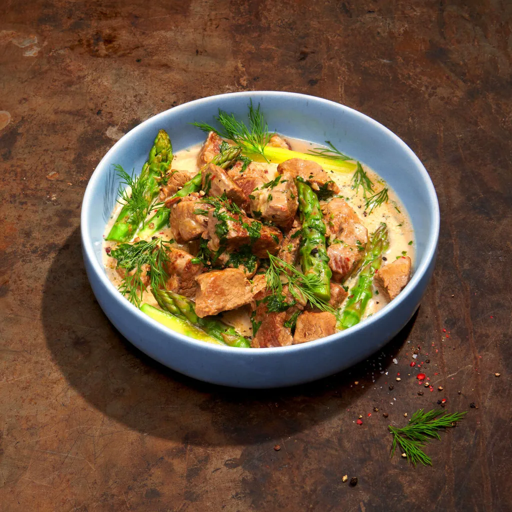 Kräuter-Kalbsragout mit Spargeln