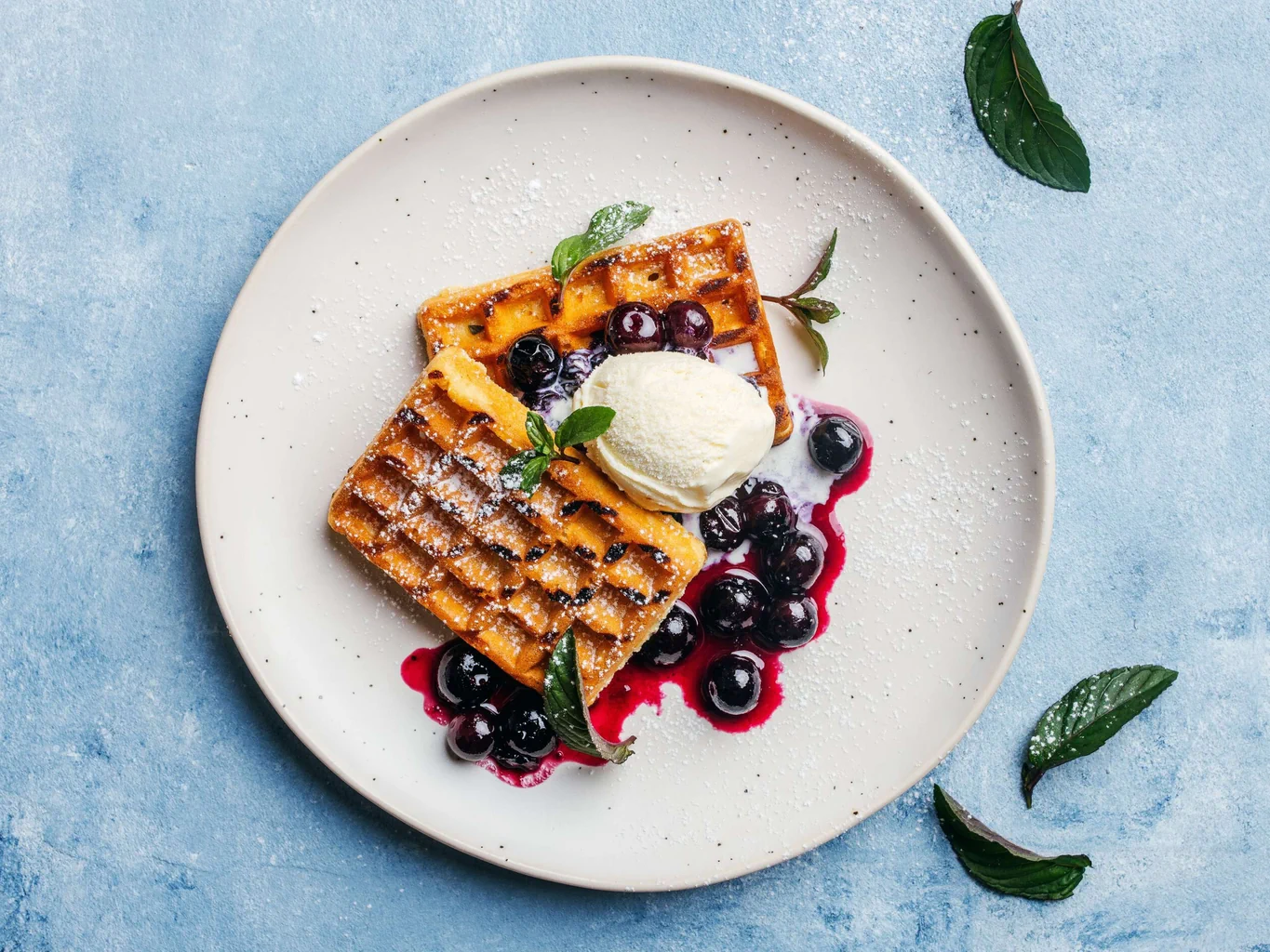 Waffeln mit Heidelbeeren vom Grill
