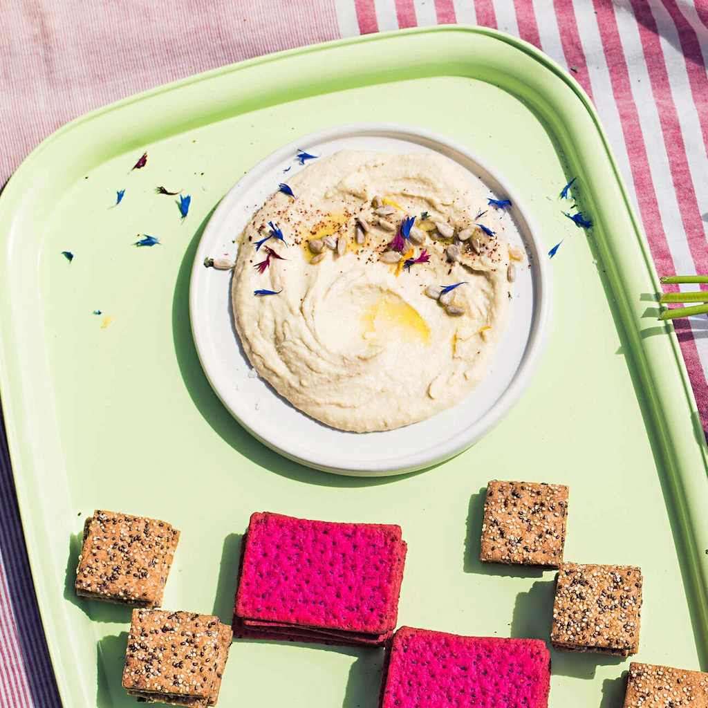 Hummus mit Sonnenblumenkernen