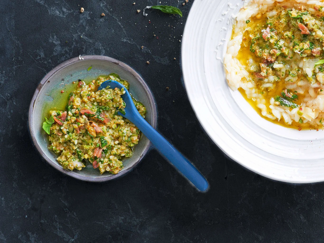 Pesto di acciughe e olive
