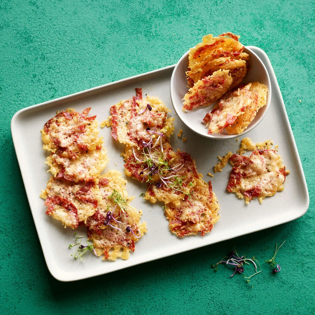 Chips al salame e al parmigiano