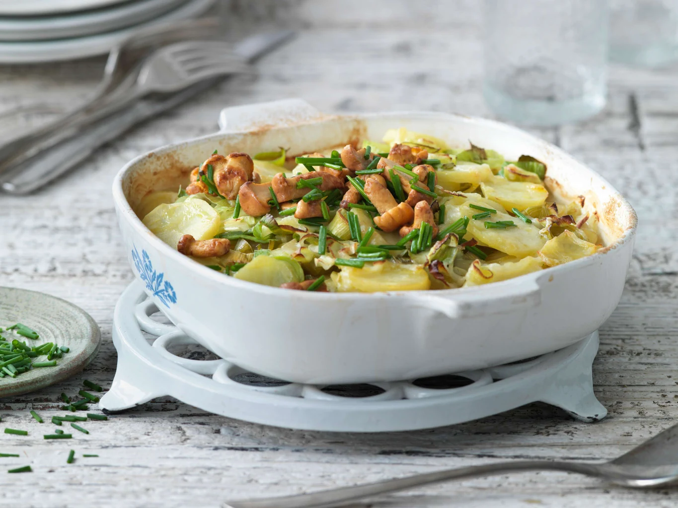 Kartoffelgratin mit Schnittlauch-Eierschwämmchen
