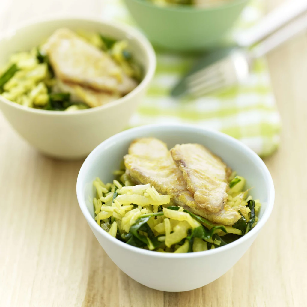 Poêlée de riz aux côtes de bette et au poisson