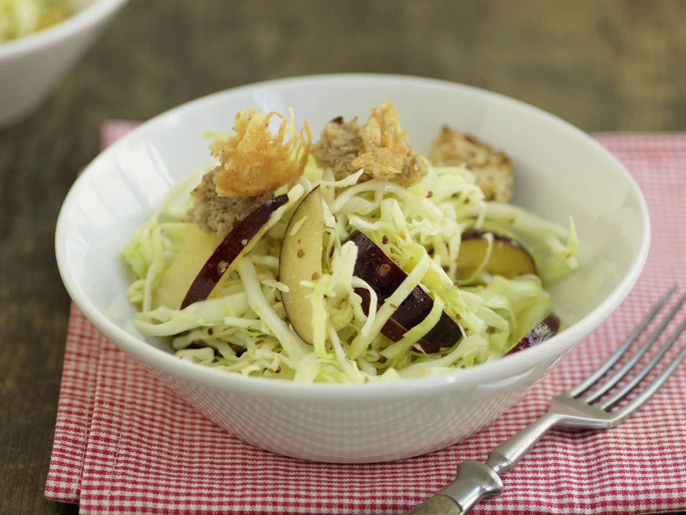 Salade de chou aux pruneaux