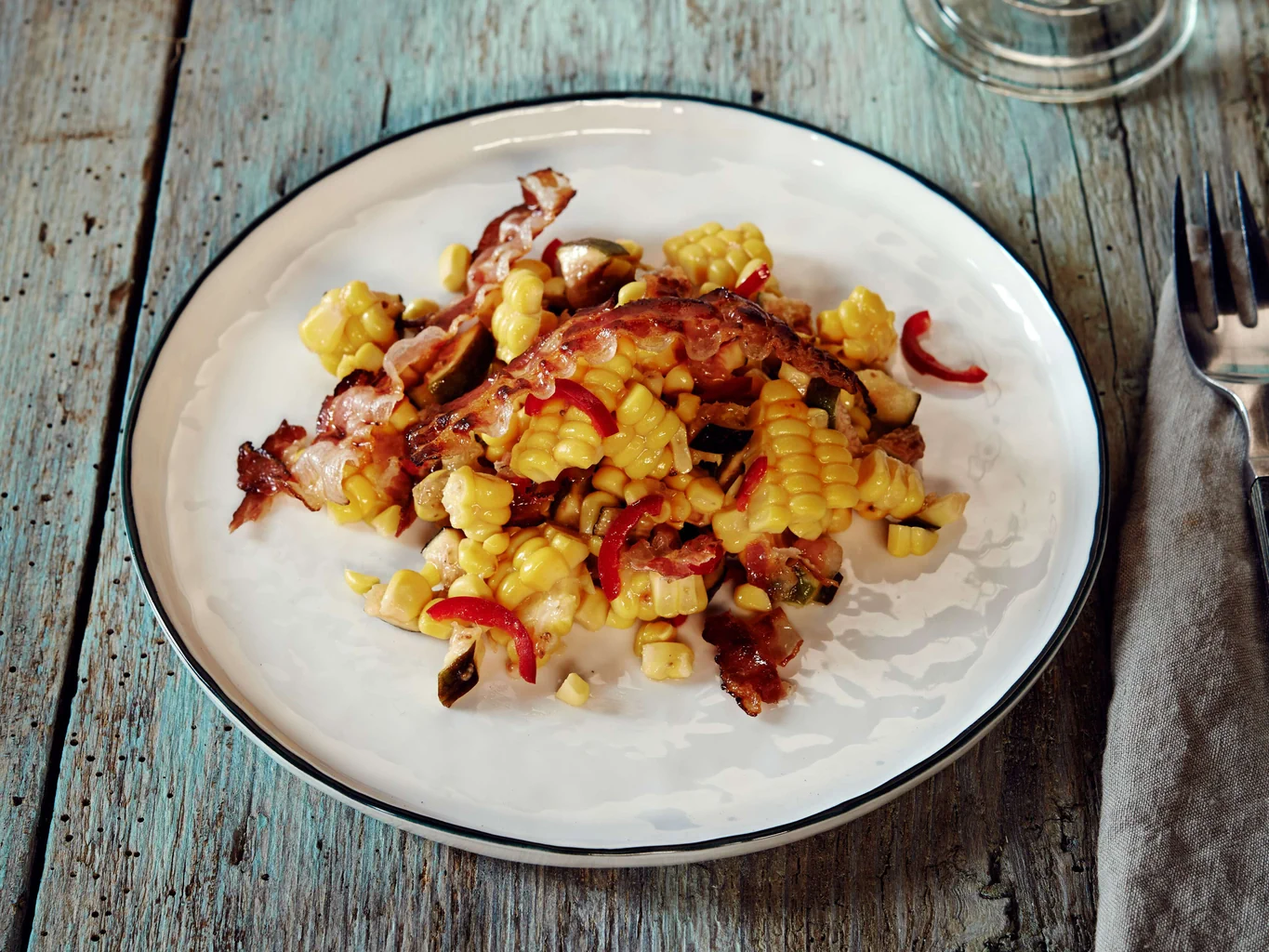 Maissalat mit Feigen und Speck