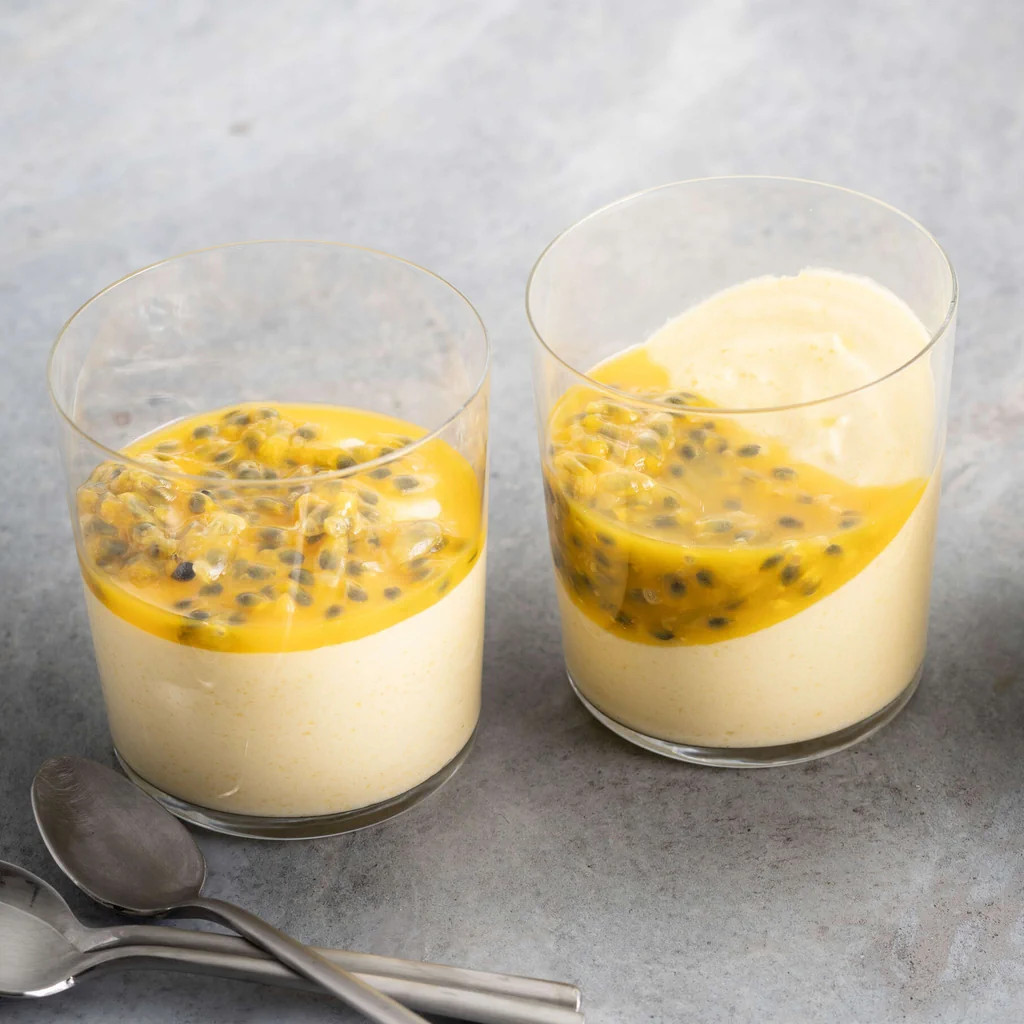Mousse di mango con frutti della passione