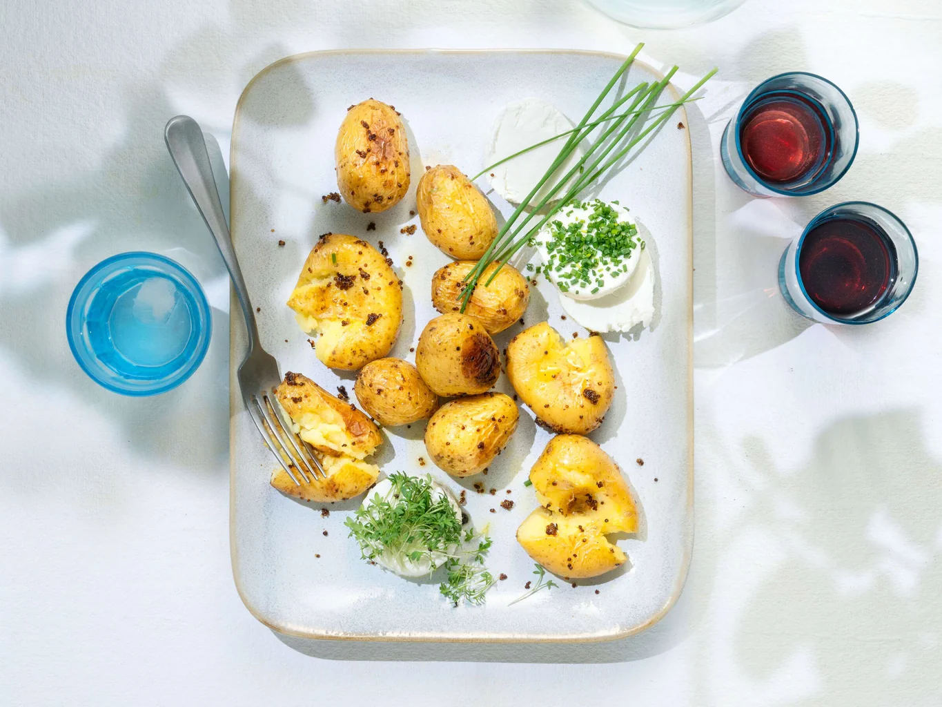 Patate al forno alla senape con formaggio fresco