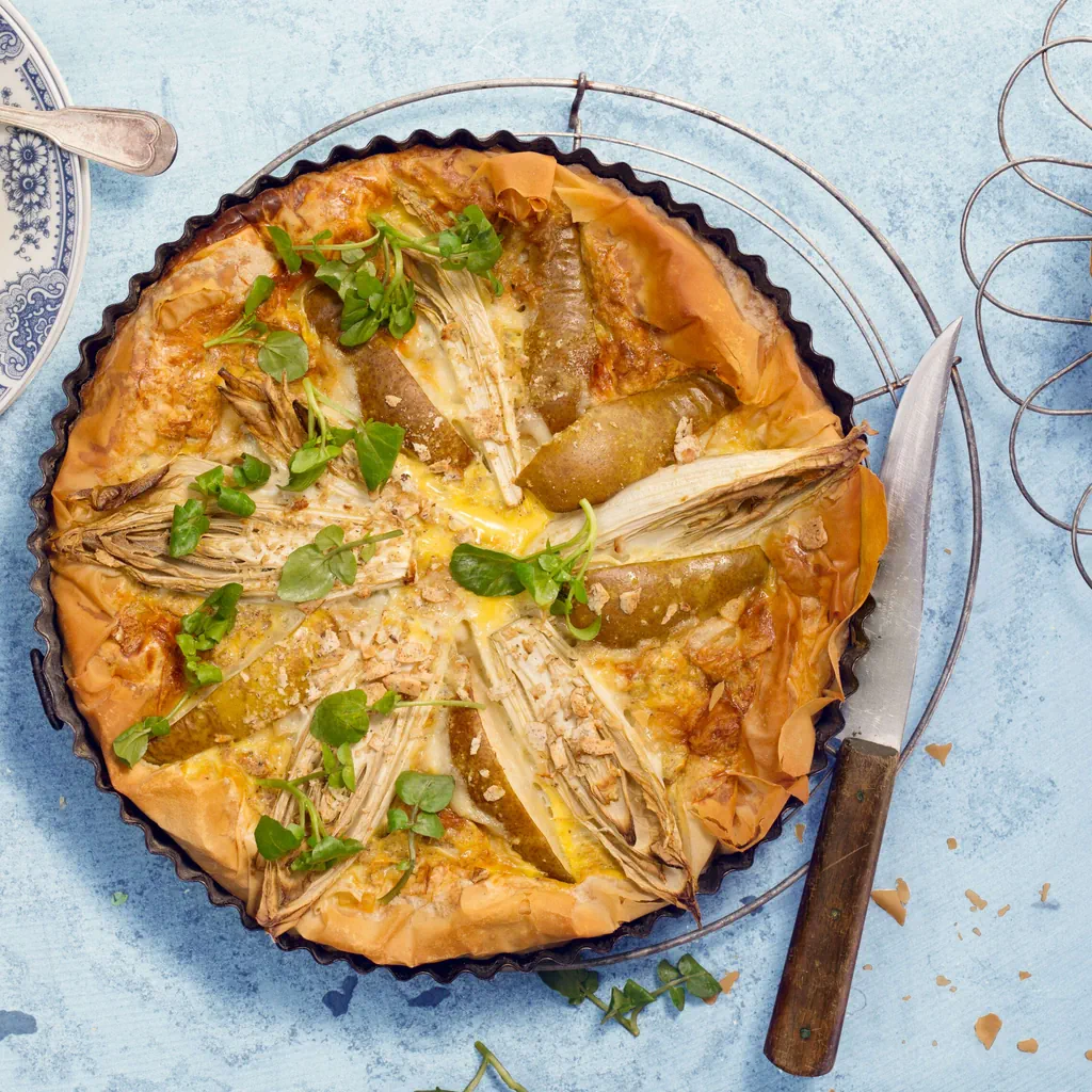 Quiche aux endives avec croquant aux noisettes