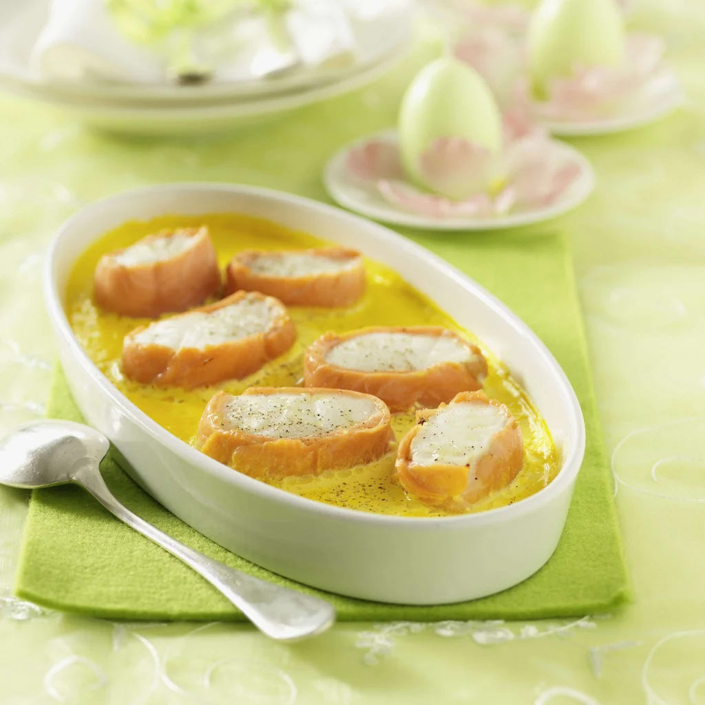 Kabeljau-Medaillons in Rauchlachs mit Safransauce