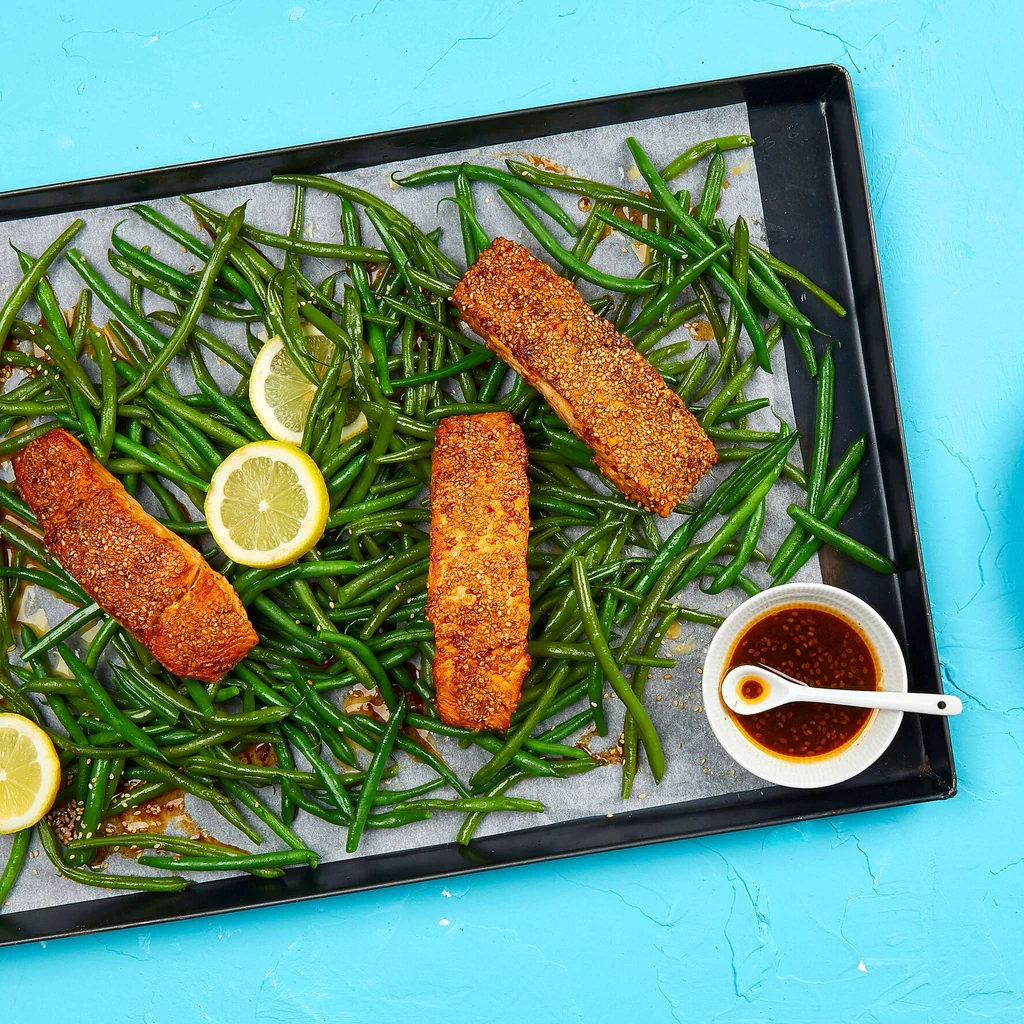 Saumon piquant au sésame avec haricots verts