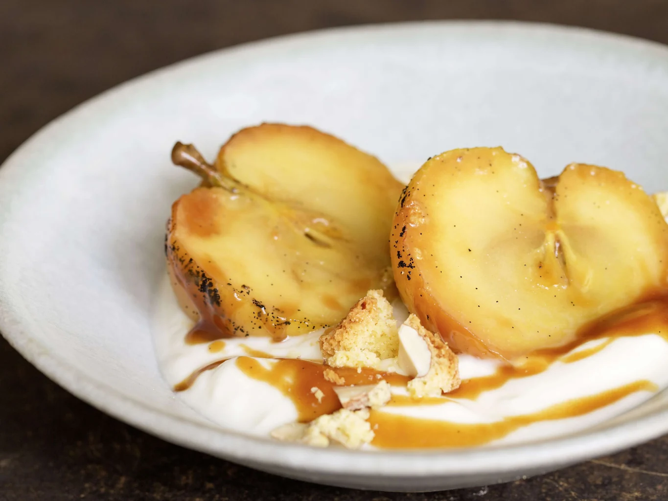 Pomme pochée avec caramel à la pomme