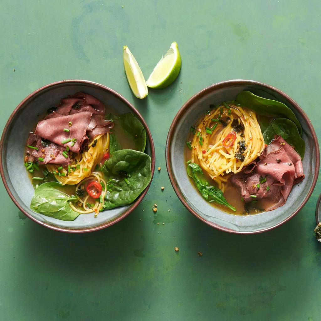 Zuppa di noodles con roast beef