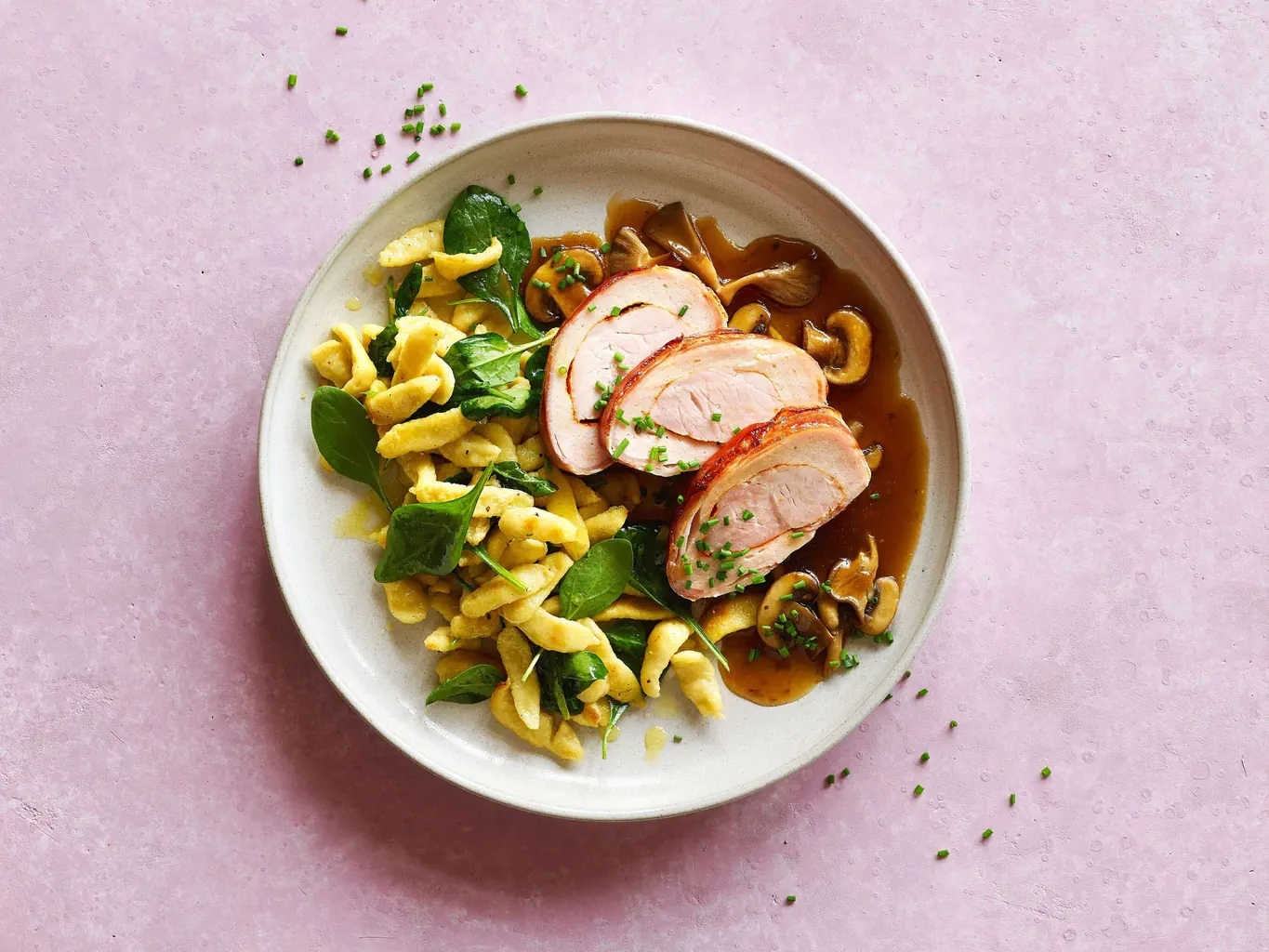 Rôti impérial avec spätzli et sauce aux champignons