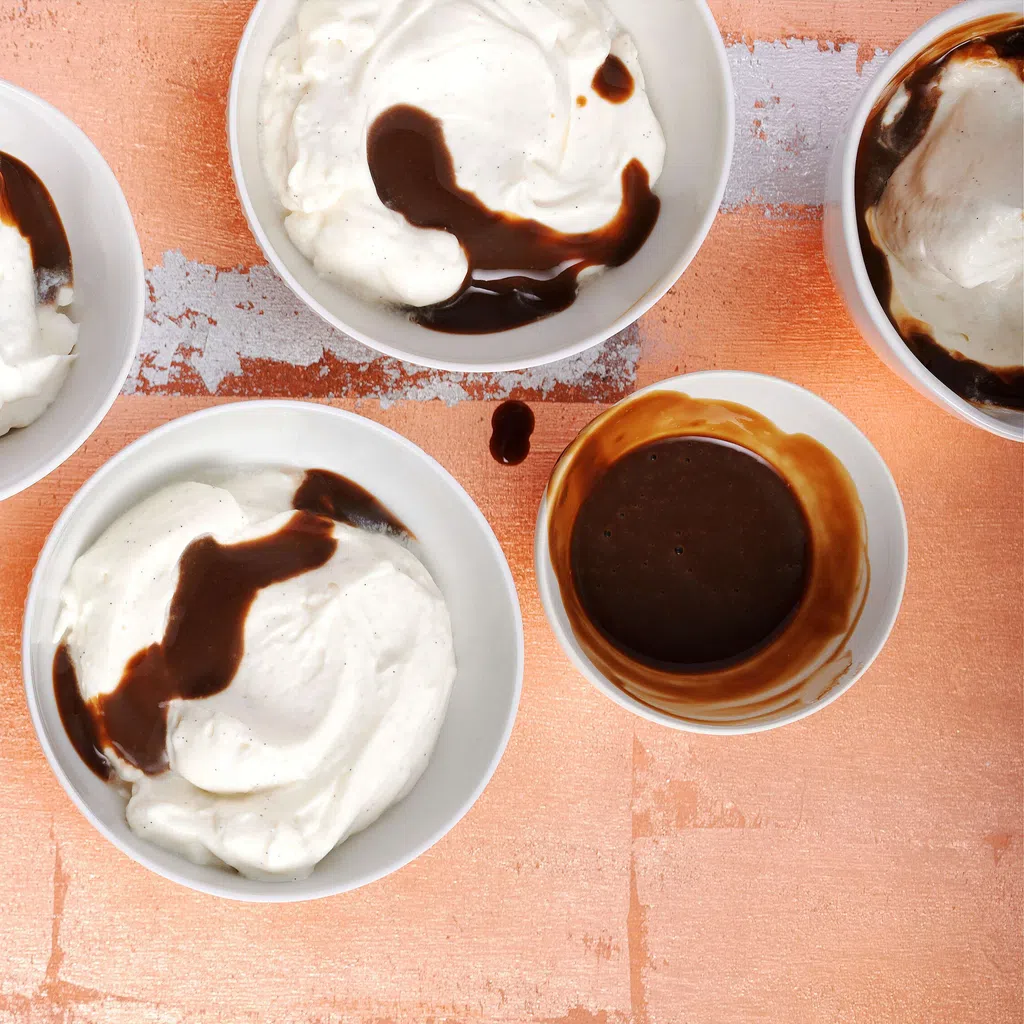 Quark-Creme mit Kaffee-Baileyssauce