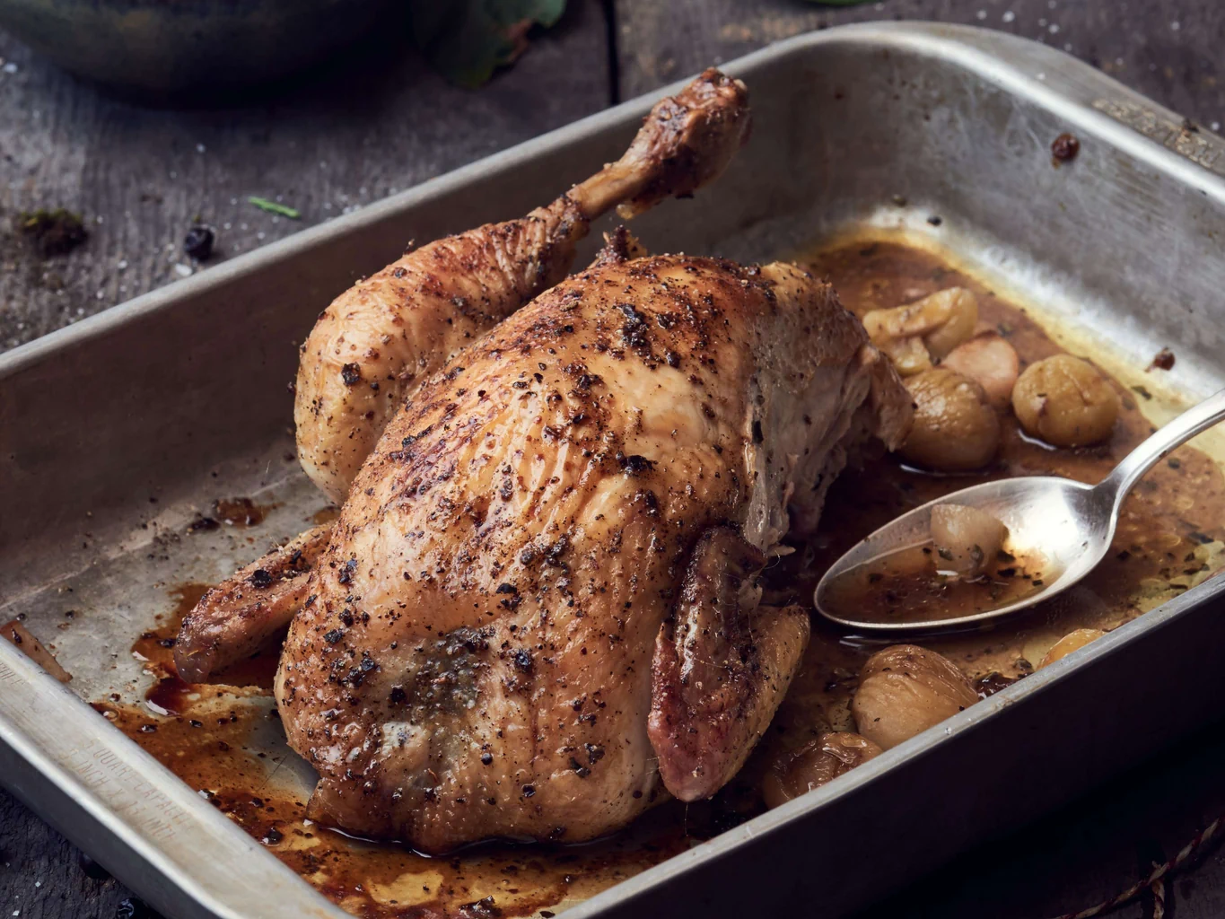 Pollo al ginepro farcito di castagne