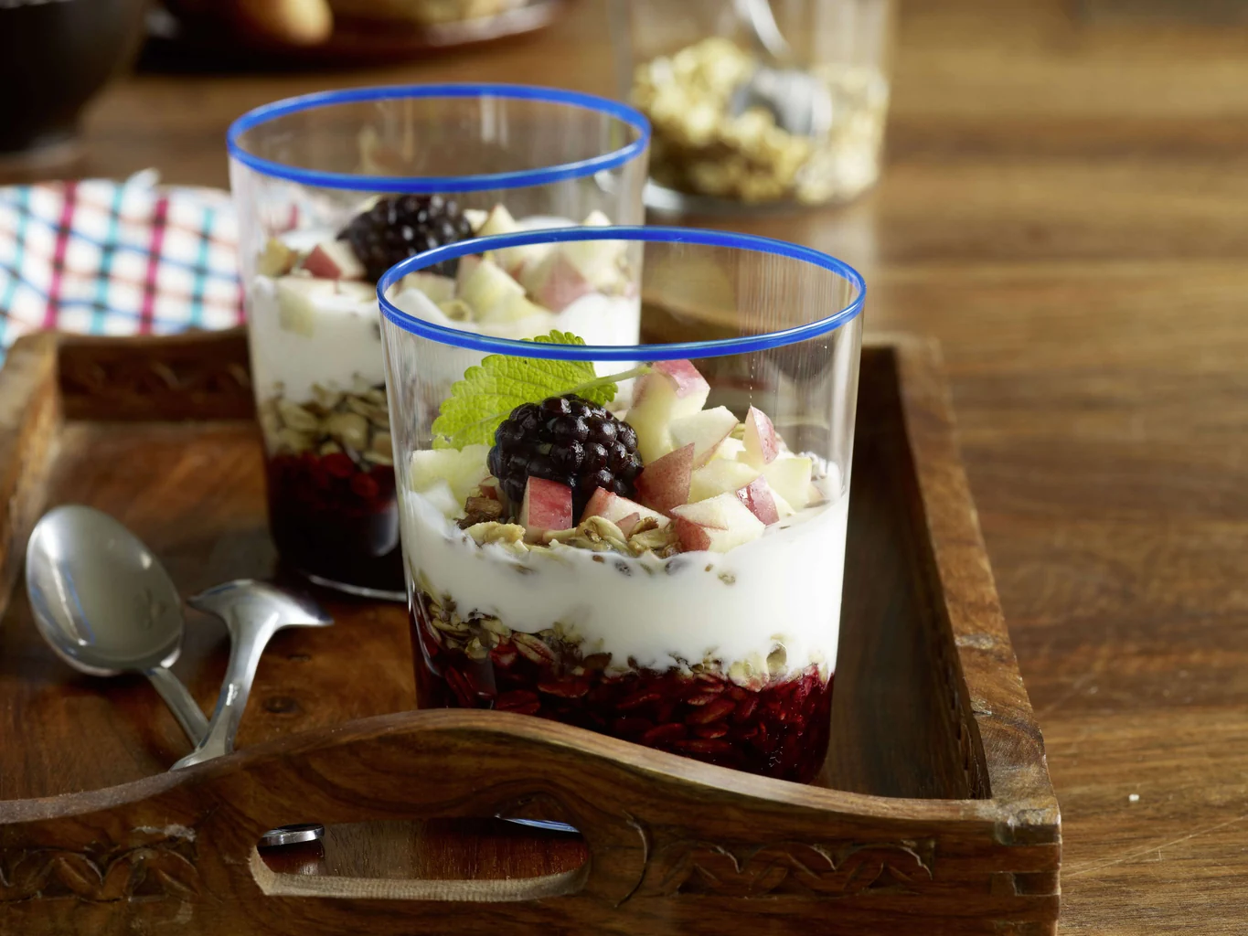 Verrines aux mûres et au granola