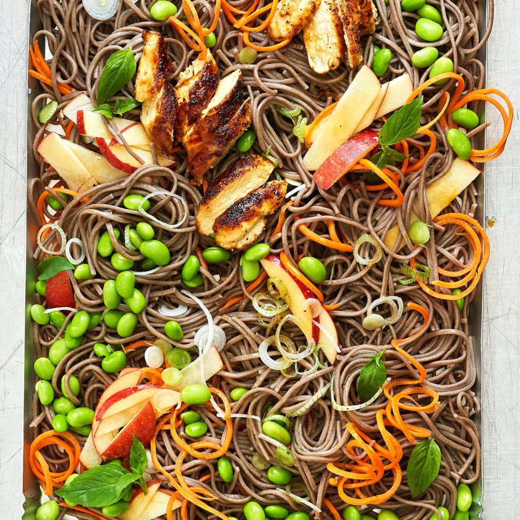 Sobanudelsalat mit Poulet
