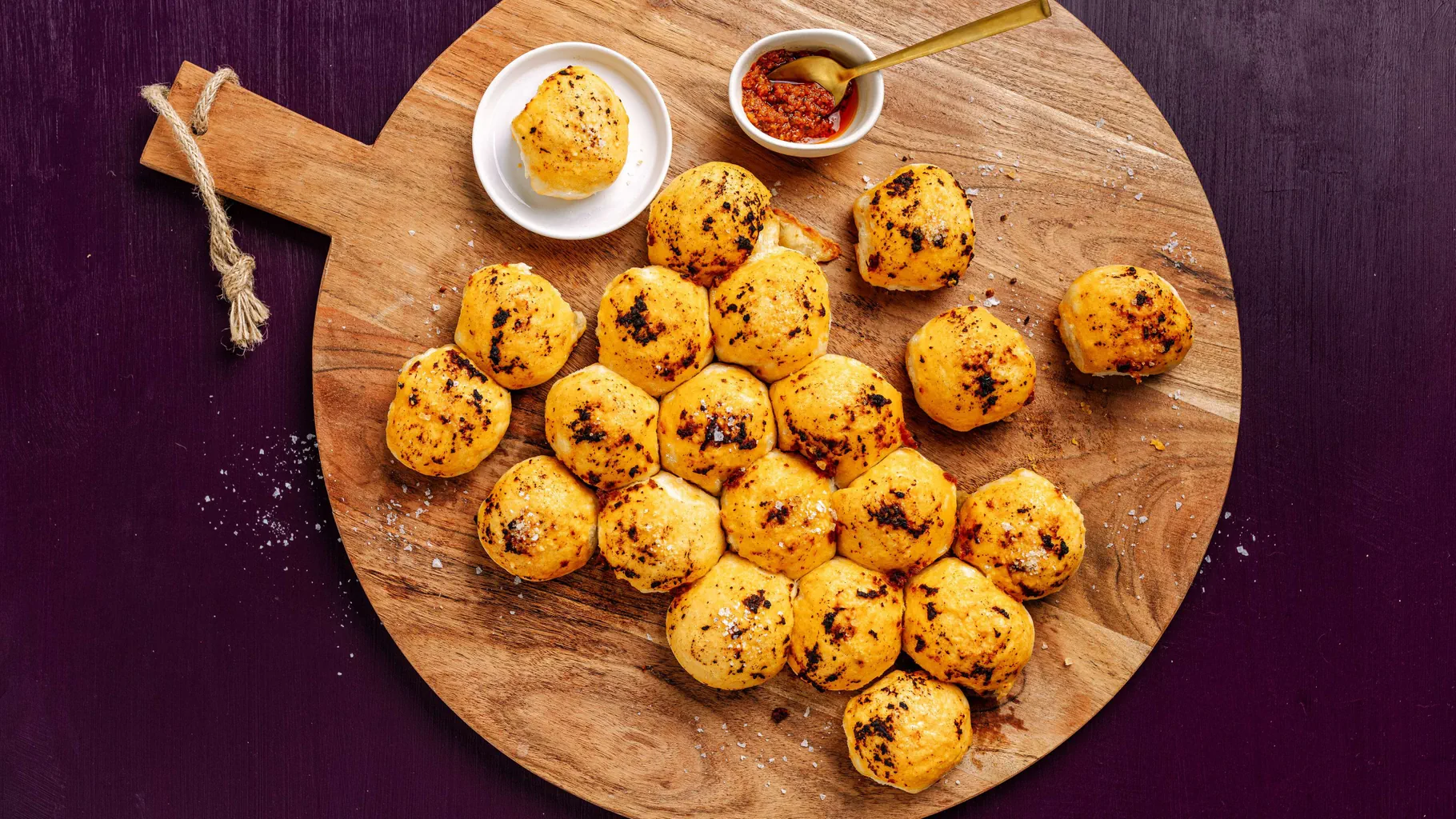 À picorer: petits pains au fromage et au pesto