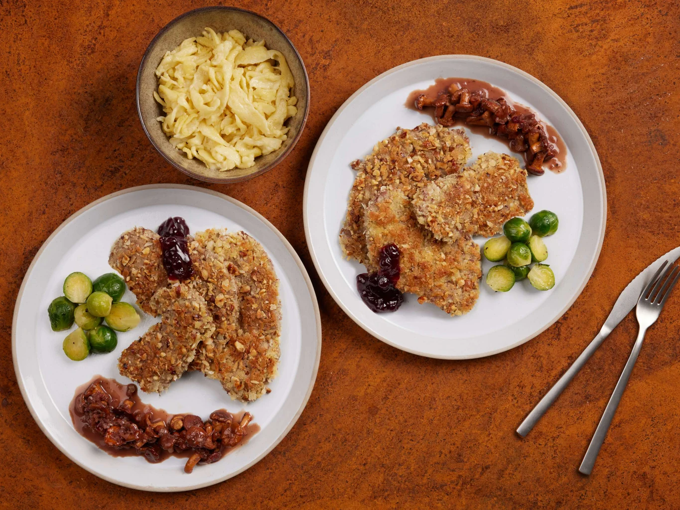 Escalope de chevreuil en croûte de noisettes avec chanterelles