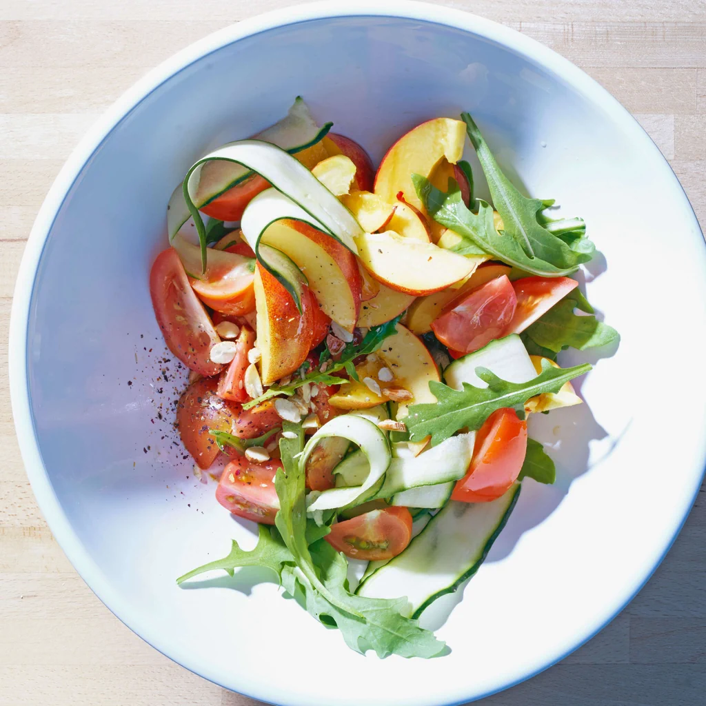 Salade de nectarines et de concombre