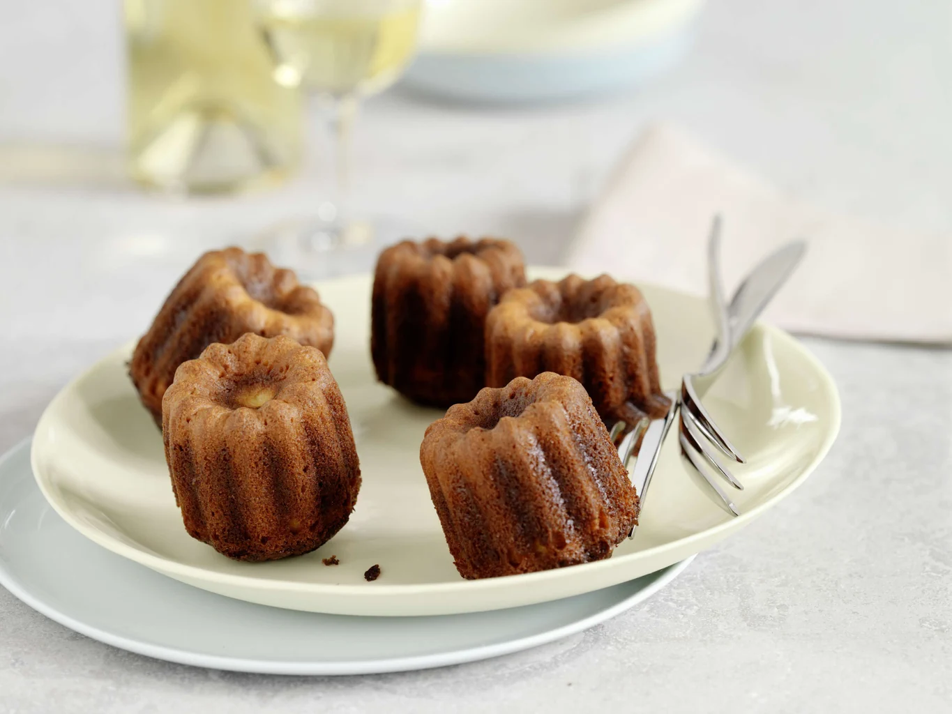 Cannelés de Bordeaux