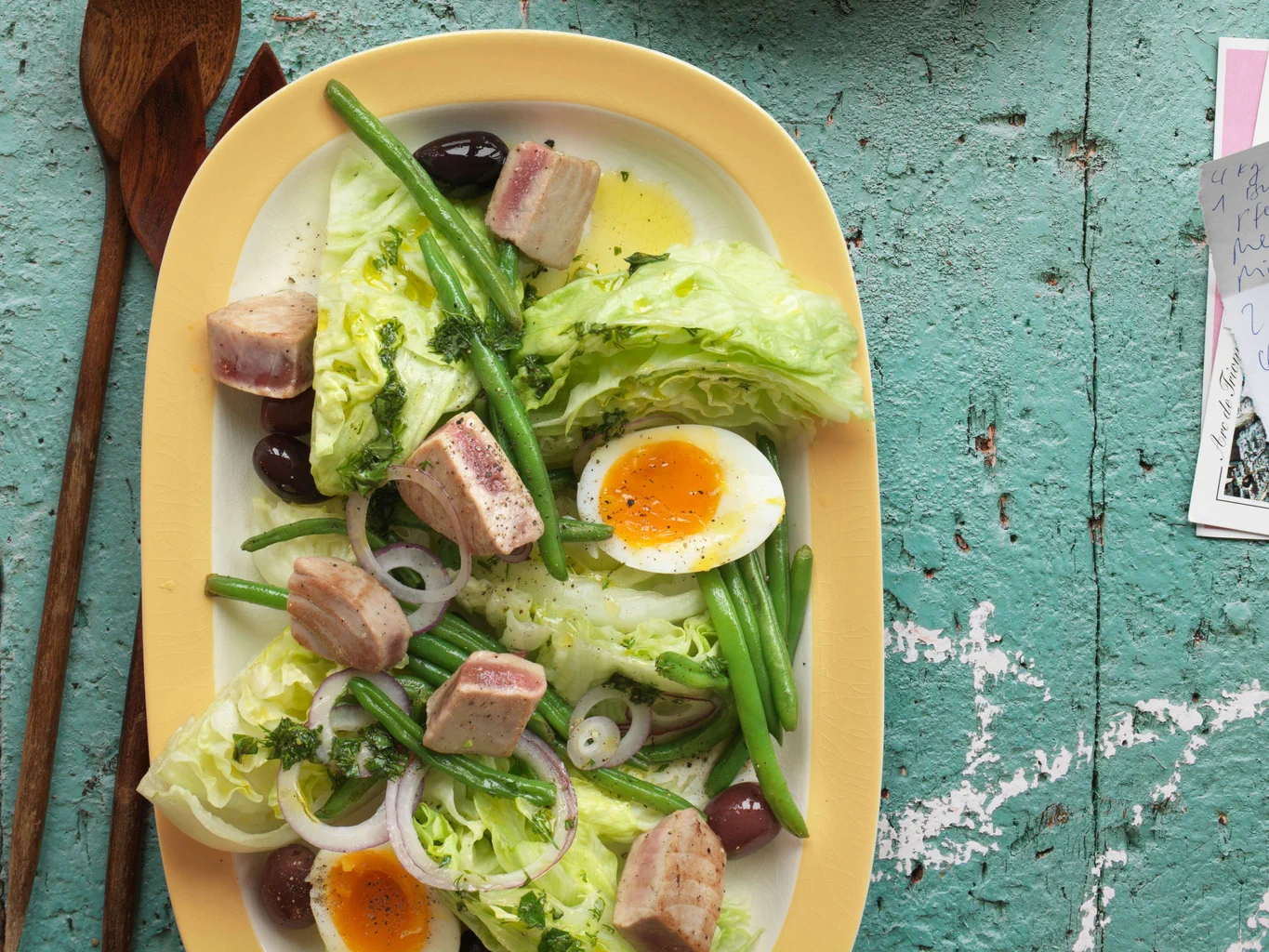 Laitue iceberg et thon à la niçoise