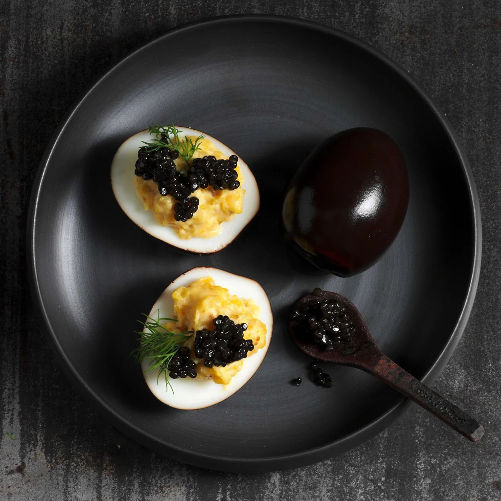 Eier-Pickles mit Kaviar