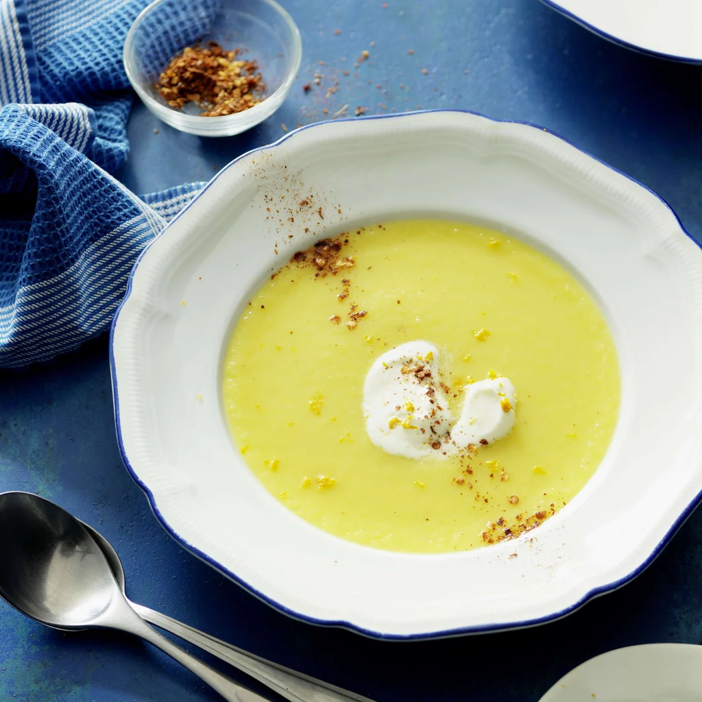 Pfälzer Suppe mit Orangenrahm