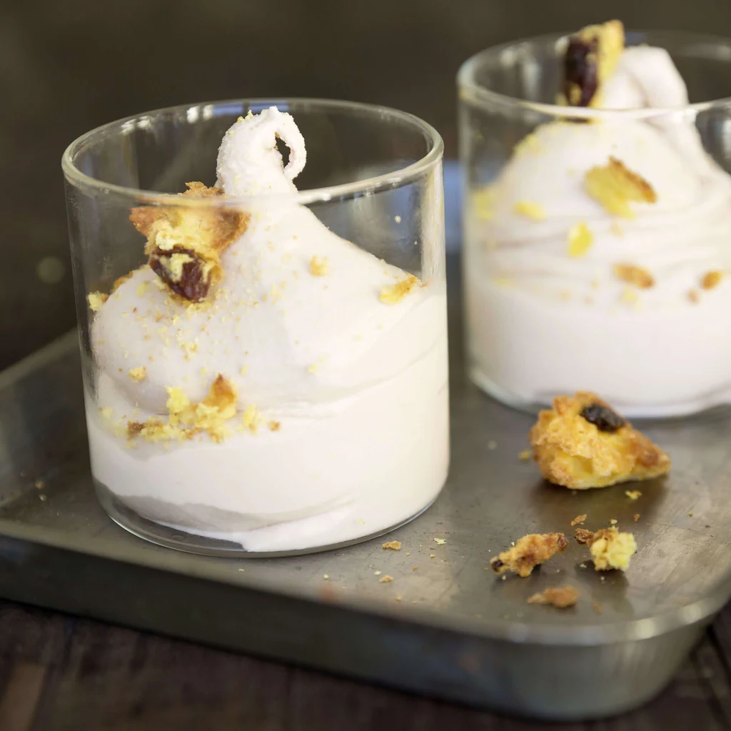 Gelato al porto con panettone