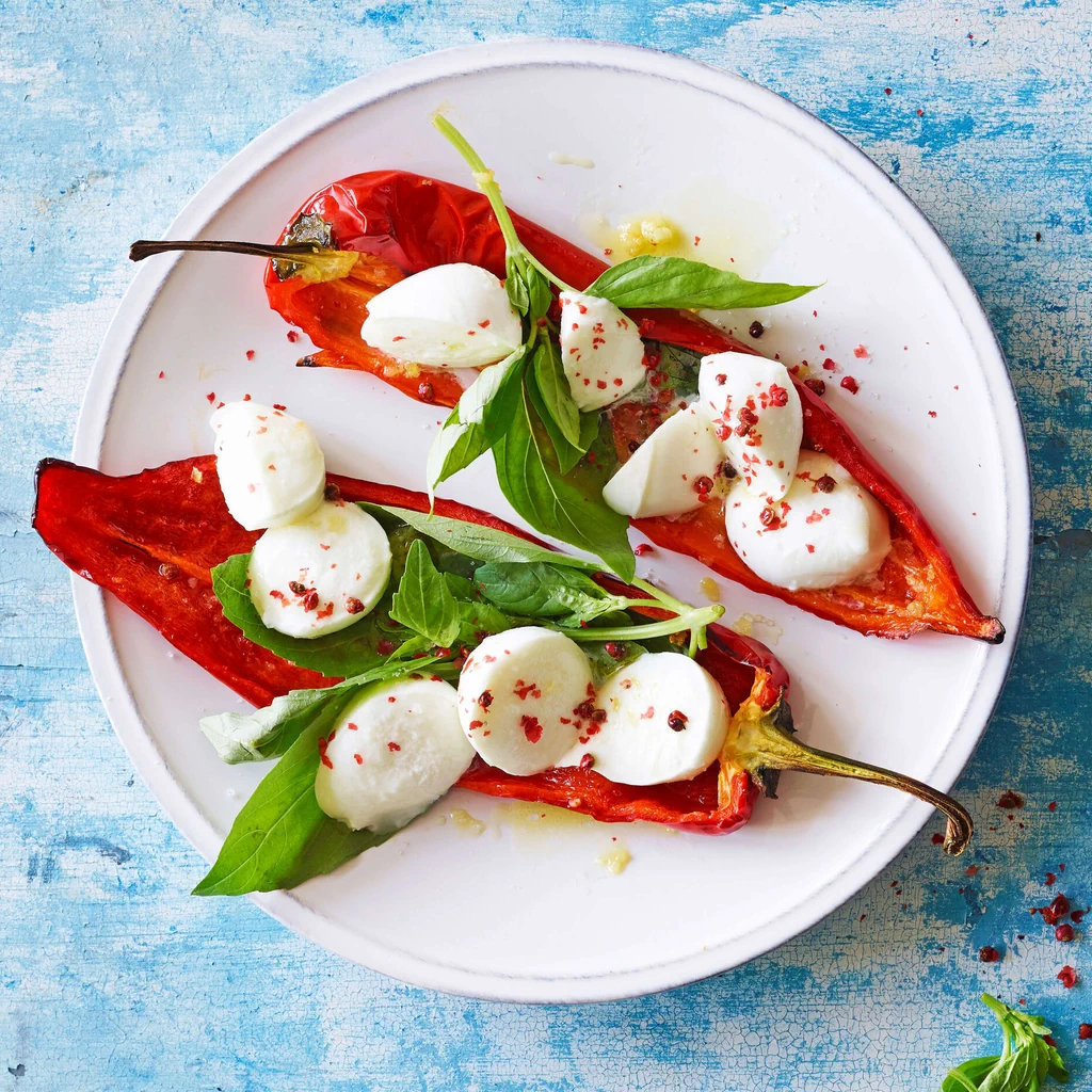 Poivrons allongés avec mozzarella de bufflonne